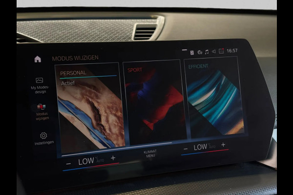 BMW iX1 XDrive30 Launch Edition M-SPORT 96% SOH (NL-auto, Dealer OnderH, Camera, Carplay, Navi, Leder, Climate Con, Etc)