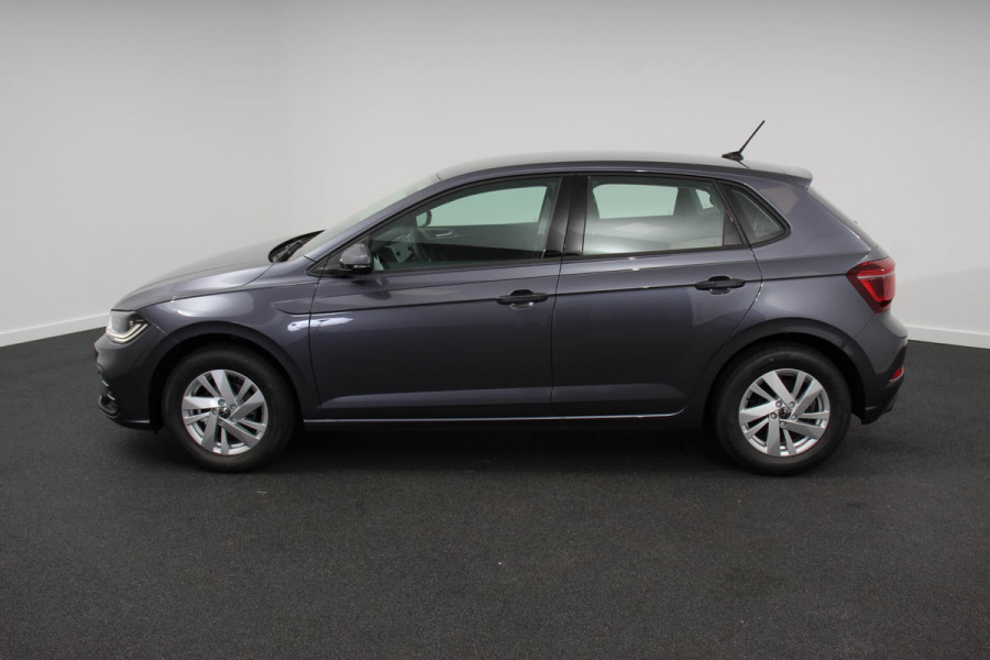 Volkswagen Polo 1.0 TSI DSG Style Navigatie Climate Control Cruise control adaptive Parkeer sensoren Led Dab Lichtmetalen Velgen Digitale Cockpit