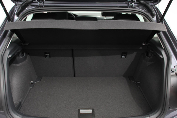Volkswagen Polo 1.0 TSI DSG Style Navigatie Climate Control Cruise control adaptive Parkeer sensoren Led Dab Lichtmetalen Velgen Digitale Cockpit