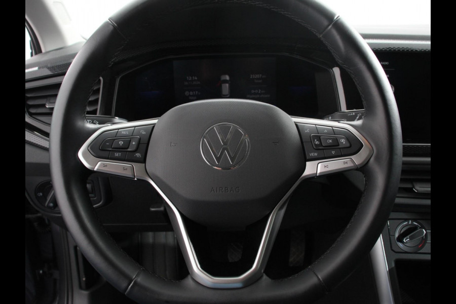 Volkswagen Polo 1.0 TSI DSG Style Navigatie Climate Control Cruise control adaptive Parkeer sensoren Led Dab Lichtmetalen Velgen Digitale Cockpit