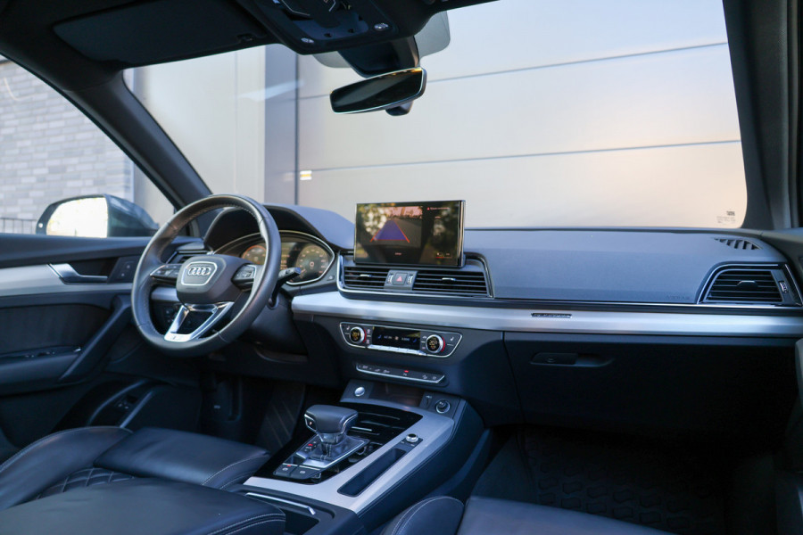 Audi Q5 50 TFSI e S edition | BTW | 21 INCH | LEDER | ELEK.TREKHAAK | SOH 87% | STOELVERWARMING |