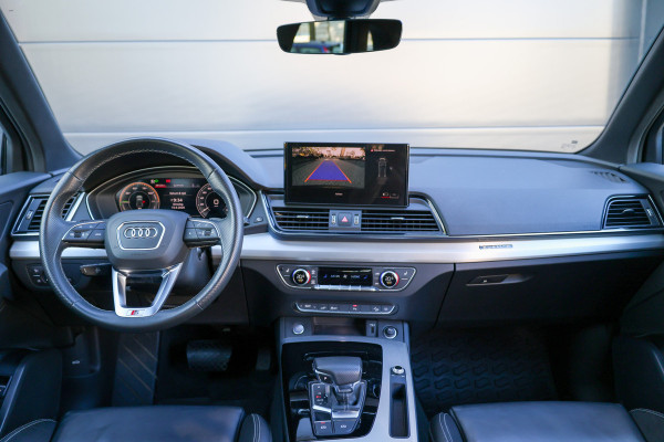 Audi Q5 50 TFSI e S edition | BTW | 21 INCH | LEDER | ELEK.TREKHAAK | SOH 87% | STOELVERWARMING |