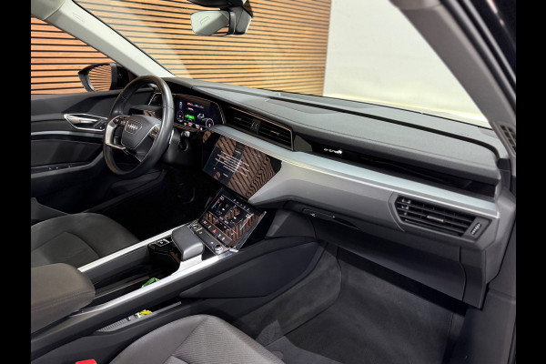 Audi e-tron 55 quattro S Black edition 95 kWh | 408PK | Pano | Ambient | Trekhaak | 21” | Matrix LED | 360° | Luchtvering |