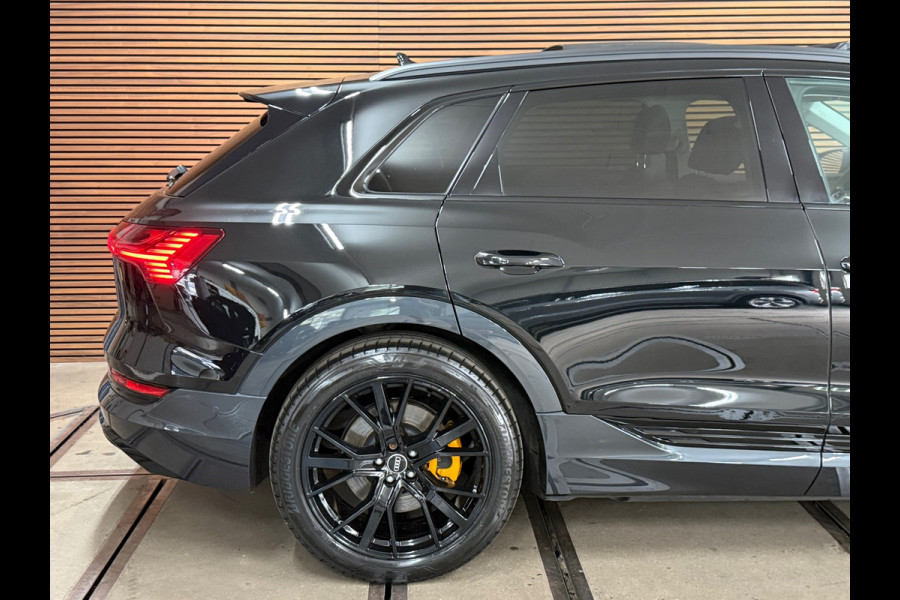 Audi e-tron 55 quattro S Black edition 95 kWh | 408PK | Pano | Ambient | Trekhaak | 21” | Matrix LED | 360° | Luchtvering |