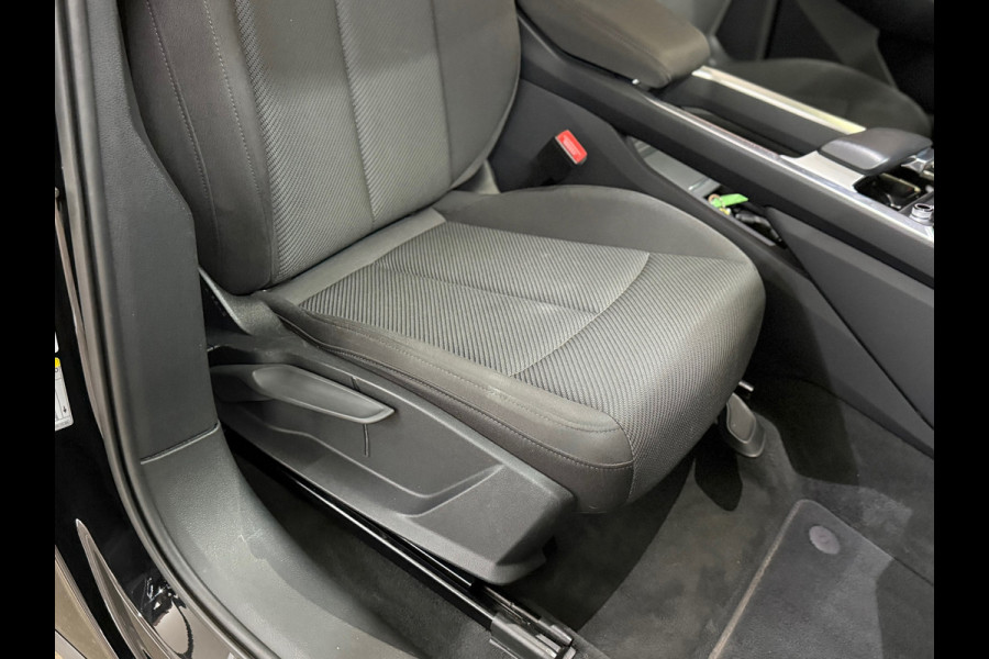 Audi e-tron 55 quattro S Black edition 95 kWh | 408PK | Pano | Ambient | Trekhaak | 21” | Matrix LED | 360° | Luchtvering |