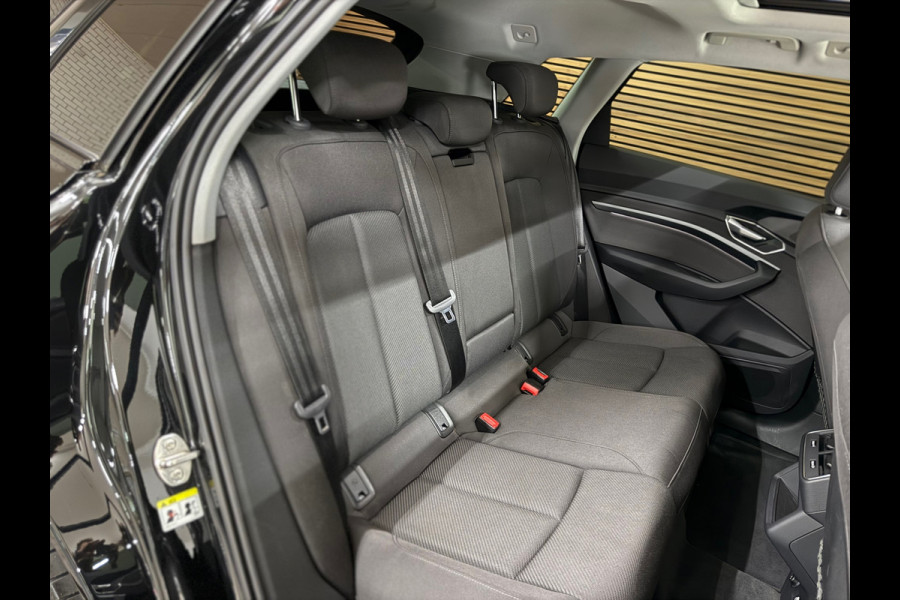 Audi e-tron 55 quattro S Black edition 95 kWh | 408PK | Pano | Ambient | Trekhaak | 21” | Matrix LED | 360° | Luchtvering |