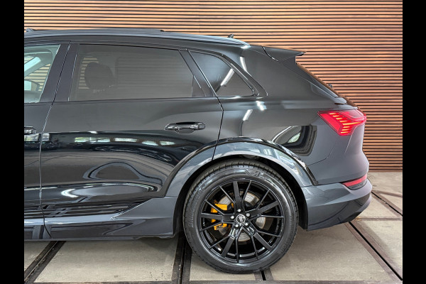 Audi e-tron 55 quattro S Black edition 95 kWh | 408PK | Pano | Ambient | Trekhaak | 21” | Matrix LED | 360° | Luchtvering |
