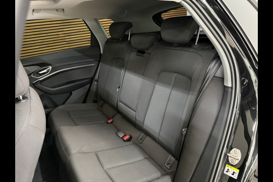 Audi e-tron 55 quattro S Black edition 95 kWh | 408PK | Pano | Ambient | Trekhaak | 21” | Matrix LED | 360° | Luchtvering |