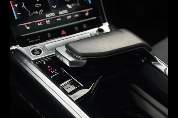 Audi e-tron Sportback 55 quattro S edition 95 kWh (NL-auto,Dealer OndH, Panorama, B&O, Camera, PDC, StoelV, Carplay, Etc)