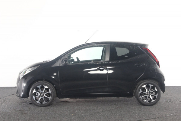 Toyota Aygo 1.0 VVT-i x-cite | groot scherm | NL-auto | eerste eigenaar.