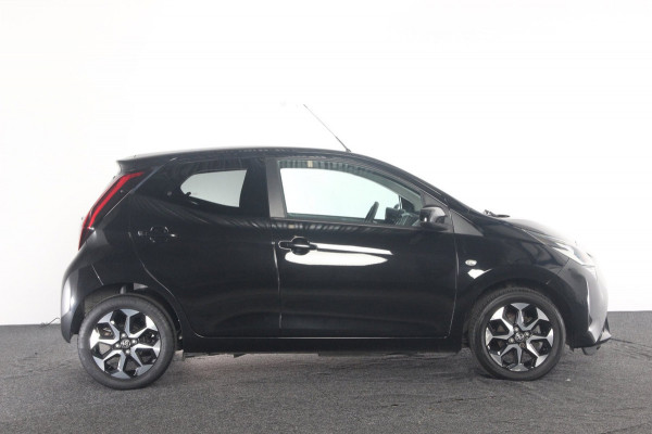 Toyota Aygo 1.0 VVT-i x-cite | groot scherm | NL-auto | eerste eigenaar.