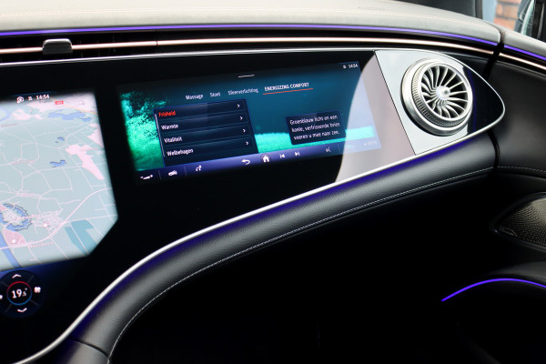 Mercedes-Benz EQS 500 4MATIC AMG Line 108 kWh | Luchtvering | Distronic+ | Hyperscreen | Achterasbesturing | Nekverwarming | Stoelventilatie | Massage | MBUX Tablet | Burmester | Vlakkenverwarming |