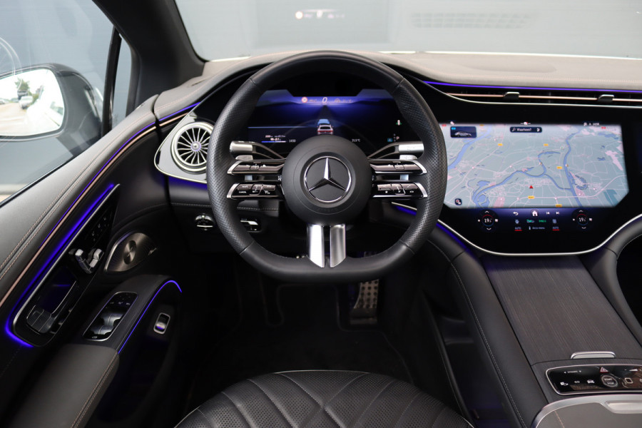 Mercedes-Benz EQS 500 4MATIC AMG Line 108 kWh | Luchtvering | Distronic+ | Hyperscreen | Achterasbesturing | Nekverwarming | Stoelventilatie | Massage | MBUX Tablet | Burmester | Vlakkenverwarming |