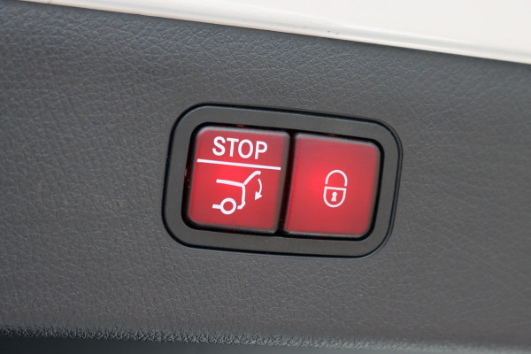 Mercedes-Benz EQS 500 4MATIC AMG Line 108 kWh | Luchtvering | Distronic+ | Hyperscreen | Achterasbesturing | Nekverwarming | Stoelventilatie | Massage | MBUX Tablet | Burmester | Vlakkenverwarming |