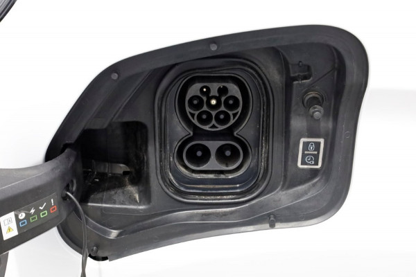 Peugeot e-Expert Long Standard 75kWh 100% Elektrisch Snellader Airco/Camera SOH 97,9% 01-2024