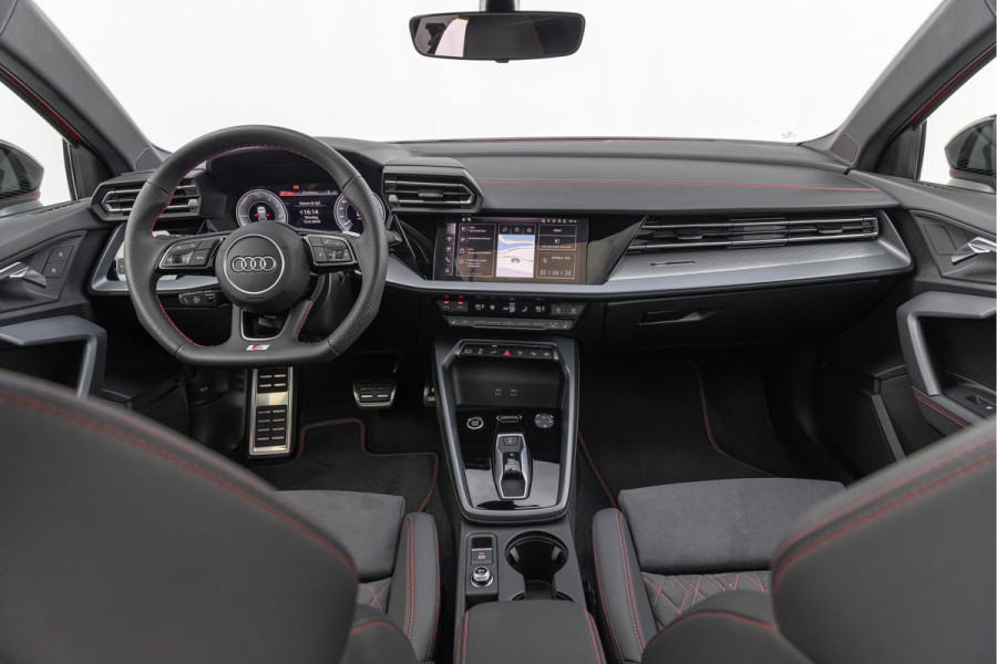 Audi A3 Sportback 45 TFSI e S edition Competition Pano S-stoelen Ambiente ACC