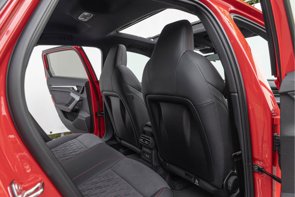 Audi A3 Sportback 45 TFSI e S edition Competition Pano S-stoelen Ambiente ACC