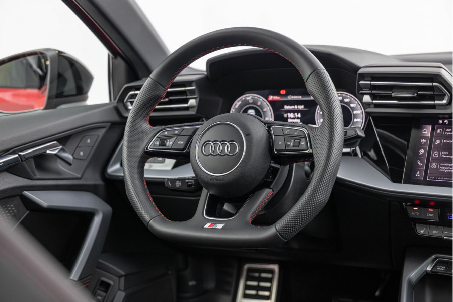 Audi A3 Sportback 45 TFSI e S edition Competition Pano S-stoelen Ambiente ACC