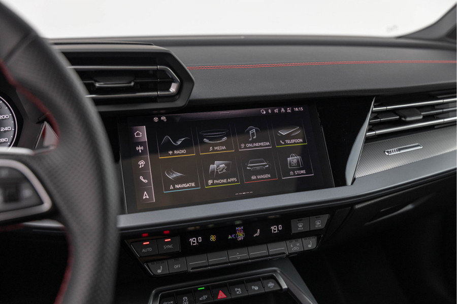 Audi A3 Sportback 45 TFSI e S edition Competition Pano S-stoelen Ambiente ACC