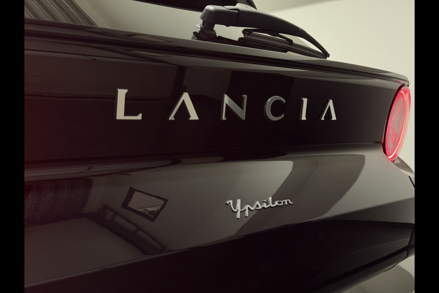 Lancia Ypsilon LX 51 kWh | Keyless | Velours bekleding | Stoelen verwarmd | Elektr. stoelen
