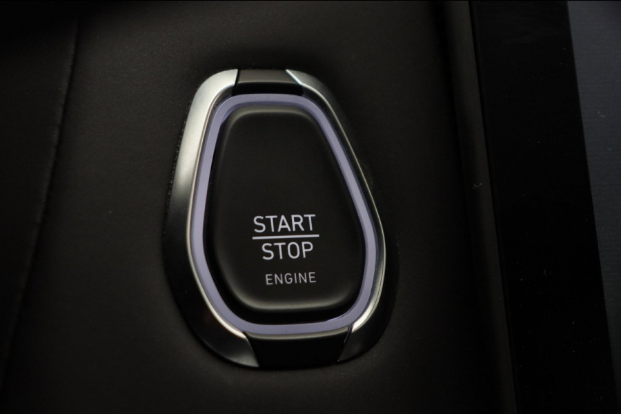 Lynk & Co 01 1.5 261PK Plug-in Hybrid | Origineel NL | Zwarte/Hemel 360° Camera Pano/dak Apple/Carplay Adaptive/Cruise