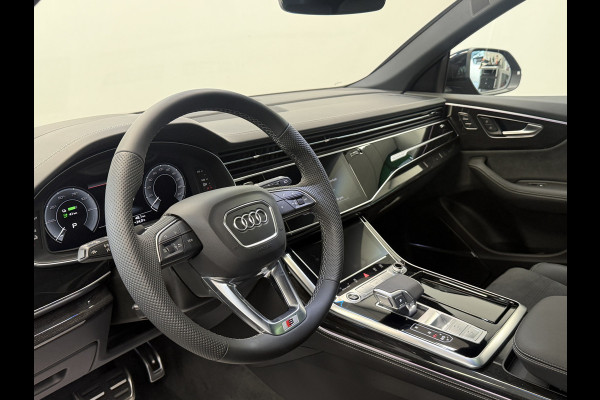 Audi Q8 60 TFSI e quattro Pro Line S Competition ACC Panoramadak 4 Wiel besturing