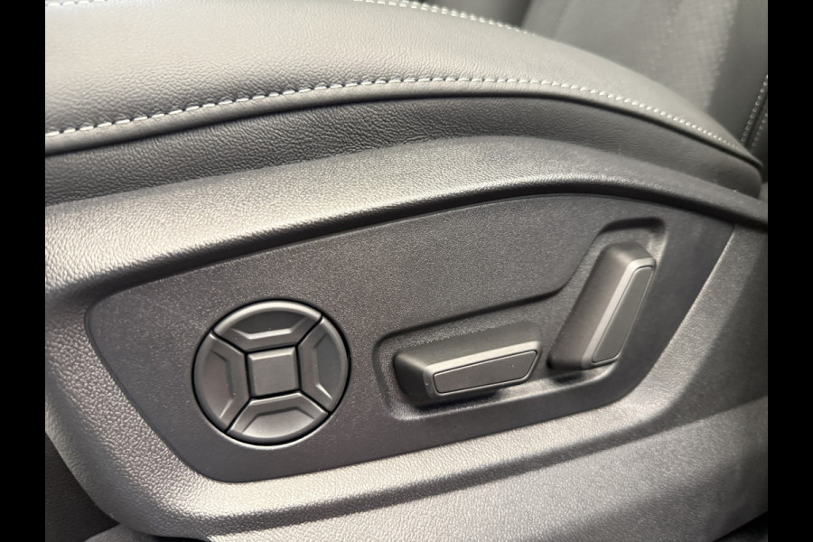 Audi Q8 60 TFSI e quattro Pro Line S Competition ACC Panoramadak 4 Wiel besturing