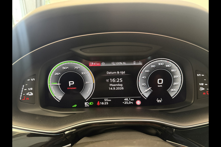 Audi Q8 60 TFSI e quattro Pro Line S Competition ACC Panoramadak 4 Wiel besturing
