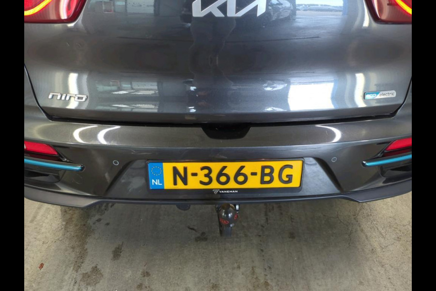 Kia e-Niro DynamicPlusLine 64 kWh | SOH 100% | Trekhaak | Warmtepomp | Schuif-Kantel Dak |