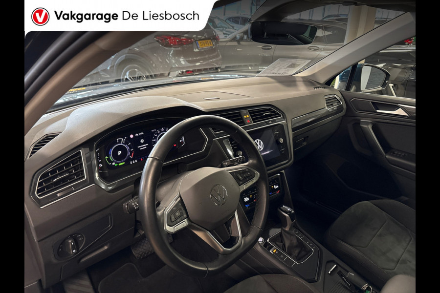 Volkswagen Tiguan 1.4 TSI eHybridbBusiness+ / navi / camera / carplay / stoelverw. / IQ light