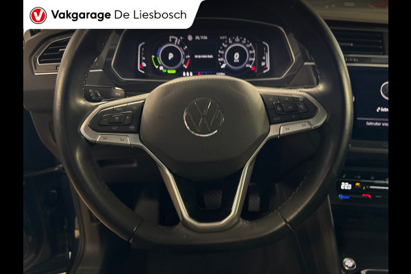 Volkswagen Tiguan 1.4 TSI eHybridbBusiness+ / navi / camera / carplay / stoelverw. / IQ light