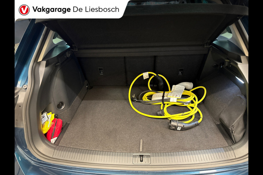 Volkswagen Tiguan 1.4 TSI eHybridbBusiness+ / navi / camera / carplay / stoelverw. / IQ light