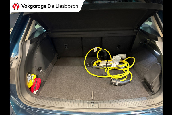 Volkswagen Tiguan 1.4 TSI eHybridbBusiness+ / navi / camera / carplay / stoelverw. / IQ light