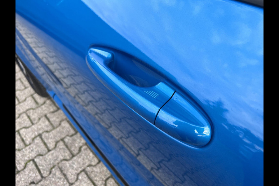 Ford Puma 1.0 EcoBoost Hybrid ST-Line X 125pk | Driver Assistance Pack | Winterpack | Contrasterend dak | All Weather Banden