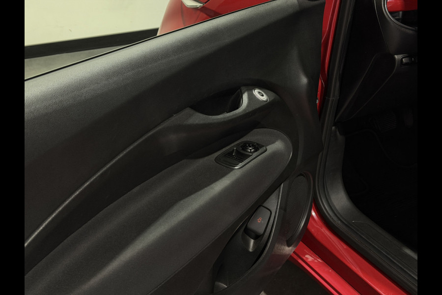 Fiat 500 3+1 42 kWh | Apple CarPlay - Android Auto | Stoelen verwarmd | Dodehoek detectie