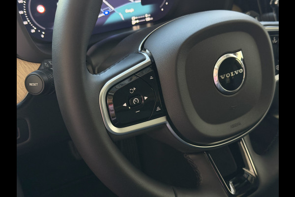 Volvo XC60 2.0 T8 455PK AWD PLUS DARK NIEUWE AUTO HARMAN KARDON 360.CAM STOEL/STUUR VERW LEER vapour grey