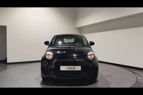 Fiat 500 3+1 42 kWh | Apple CarPlay - Android Auto | Stoelen verwarmd | Dodehoek detectie