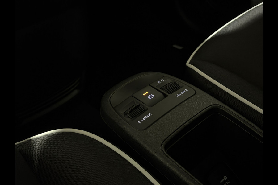Fiat 500 3+1 42 kWh | Apple CarPlay - Android Auto | Stoelen verwarmd | Dodehoek detectie