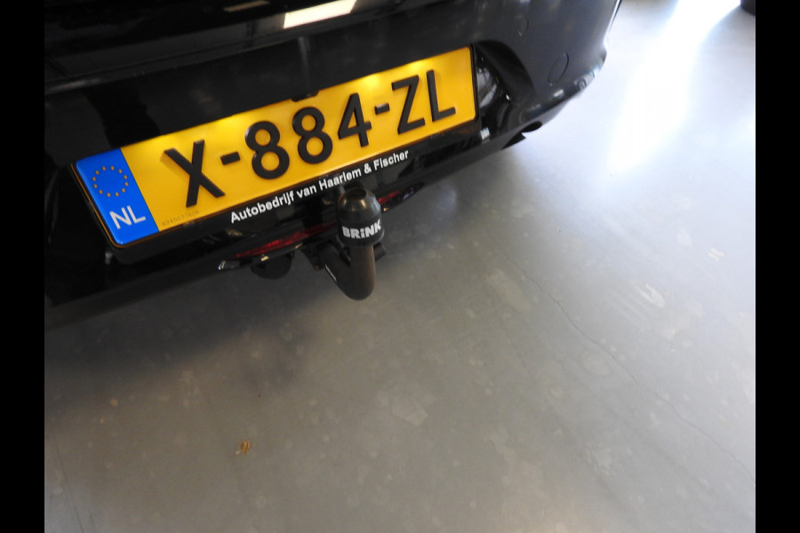 Opel Corsa 1.2 Elegance, Climat Control, Panoramadak, Trekhaak, Stuurverw.