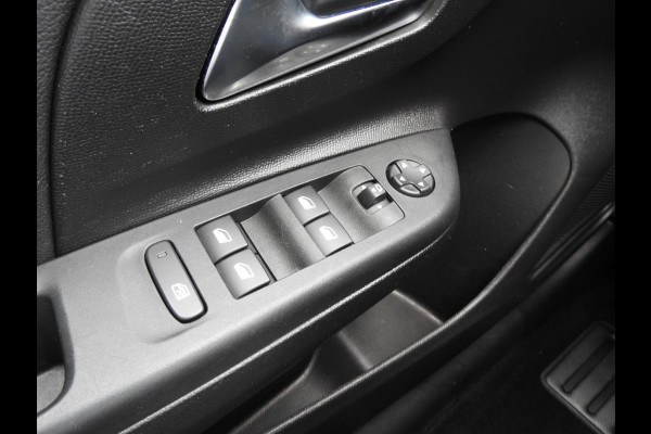 Opel Corsa 1.2 Elegance, Climat Control, Panoramadak, Trekhaak, Stuurverw.