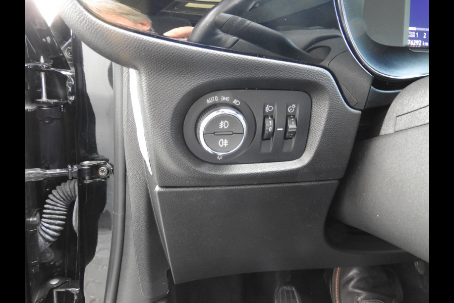 Opel Corsa 1.2 Elegance, Climat Control, Panoramadak, Trekhaak, Stuurverw.
