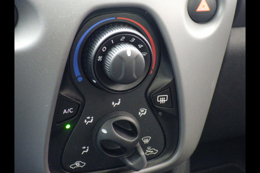 Peugeot 108 1.0 e-VTi Active TOP, Airco, 5 DRS, NL/NAP NW APK!