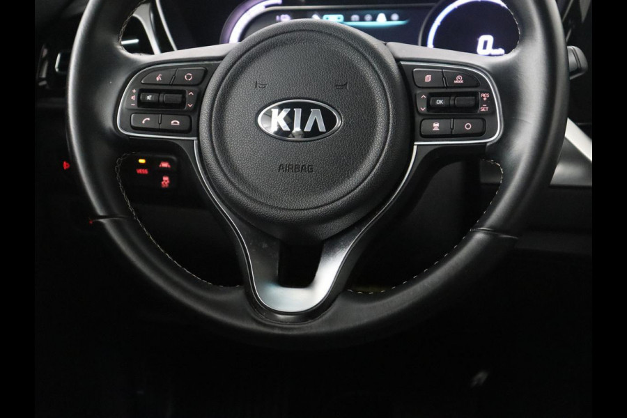 Kia e-Niro ComfortLine 64 kWh | SOH 95.9% | Adaptive cruise | Half Leder | Carplay | Climate control | Camera | Navigatie | Park assist