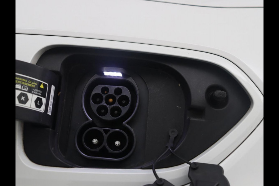 Kia e-Niro ComfortLine 64 kWh | SOH 95.9% | Adaptive cruise | Half Leder | Carplay | Climate control | Camera | Navigatie | Park assist