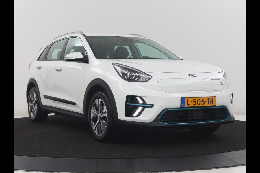 Kia e-Niro ComfortLine 64 kWh | SOH 95.9% | Adaptive cruise | Half Leder | Carplay | Climate control | Camera | Navigatie | Park assist