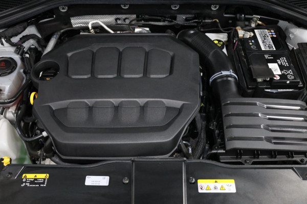 Volkswagen T-Roc 2.0 TSI 4Motion R 301+PK AKRAPOVIC/VIRTUAL/KEYLES/HALF LEER+S.VERWARMING/19" LMV/CAM/12 MDN GARANTIE!