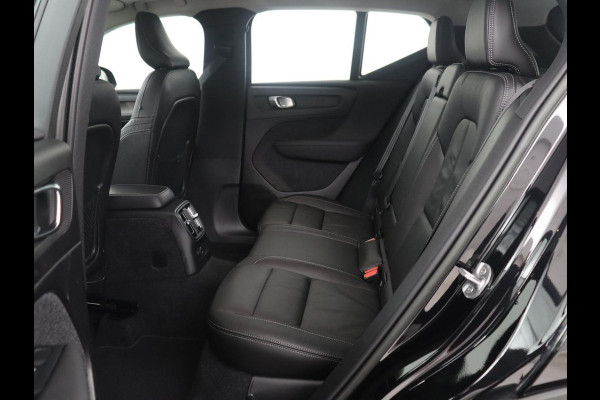 Volvo XC40 1.5 T4 Plug-in hybrid Ultimate Dark | SOH 87,6% | Panoramadak | Trekhaak | Leder | Stuur/stoel verwarming | Harman/kardon | Adaptive cruise | Camera |