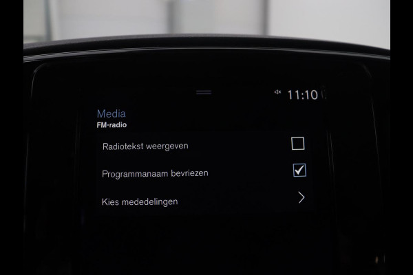 Volvo XC40 1.5 T4 Plug-in hybrid Ultimate Dark | SOH 87,6% | Panoramadak | Trekhaak | Leder | Stuur/stoel verwarming | Harman/kardon | Adaptive cruise | Camera |