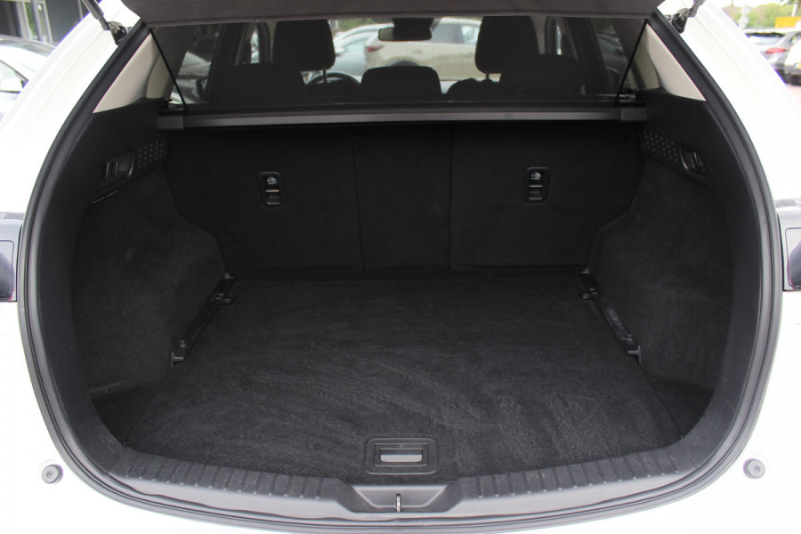 Mazda CX-5 2.0 SkyActiv-G 165 Comfort / Trekhaak / Camera / CarPlay / 17'' / Stuur+Stoelverwarming / DAB / Cruise Control