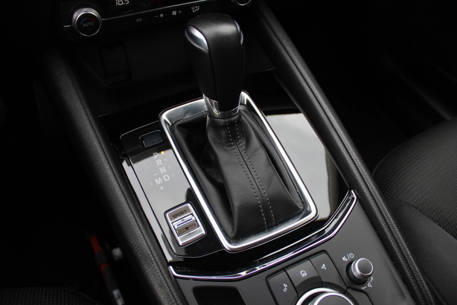 Mazda CX-5 2.0 SkyActiv-G 165 Comfort / Trekhaak / Camera / CarPlay / 17'' / Stuur+Stoelverwarming / DAB / Cruise Control